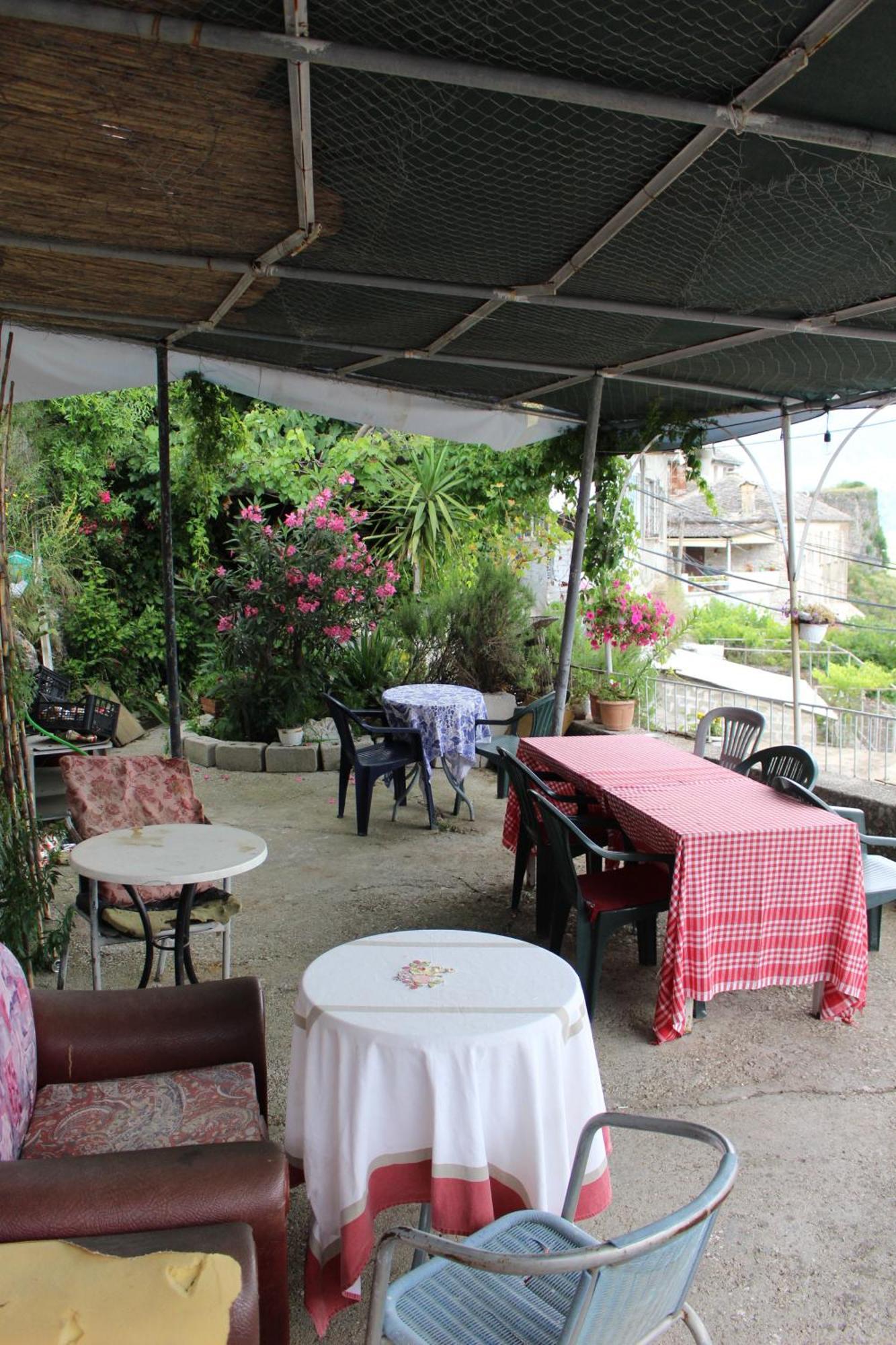 Vila Karagjozi Gjirokastër Екстериор снимка